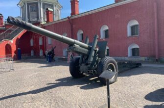 Пушка в Петропавловской крепости